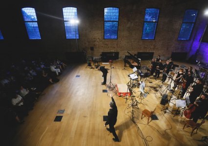 pijanist Borjan Oliver i Cantus Ansambl nakon izvedbe skladbe Play